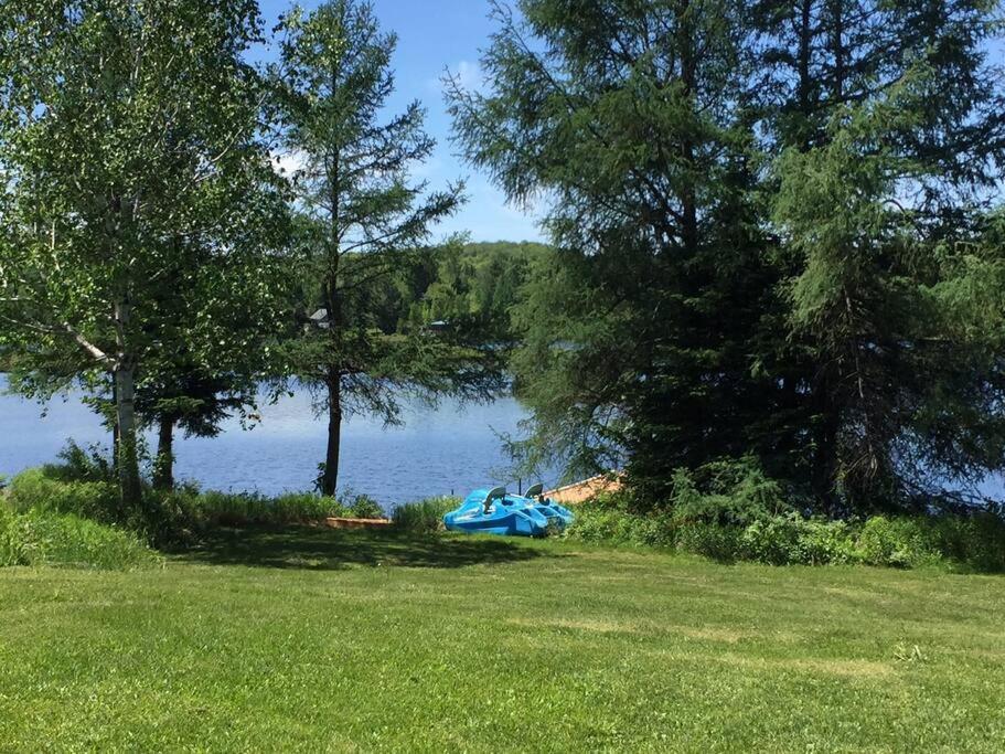 Chalet *new* Stunning Waterfront Bright With *