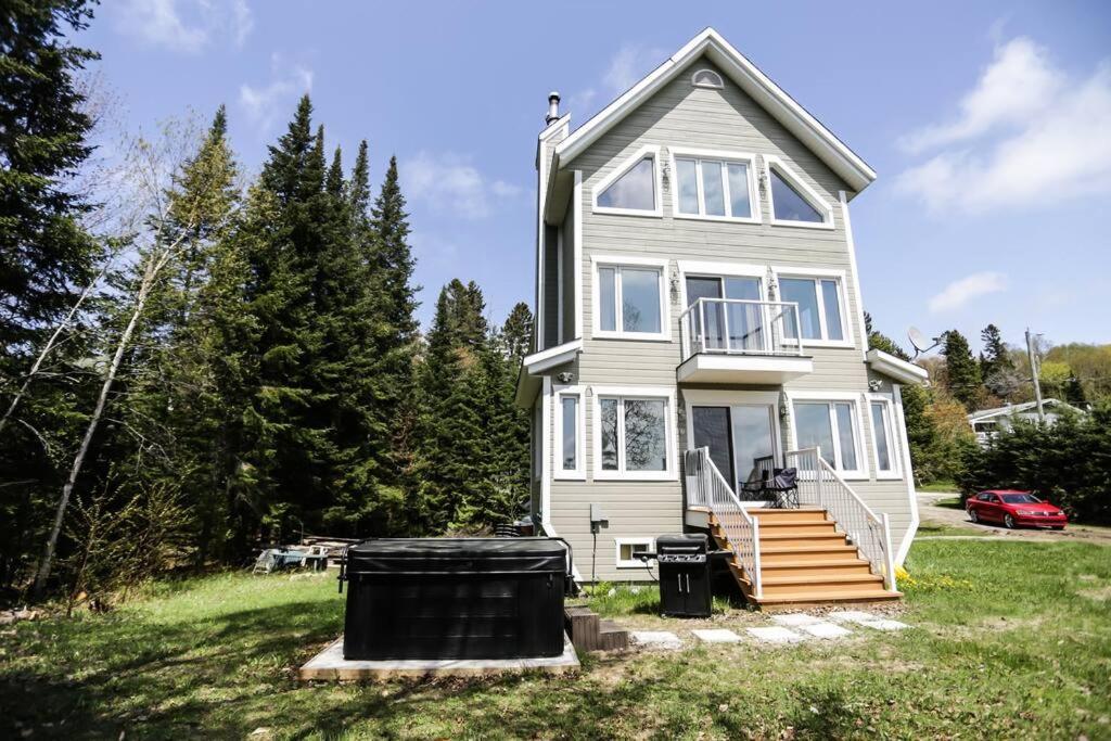Chalet *new* Stunning Waterfront Bright With *